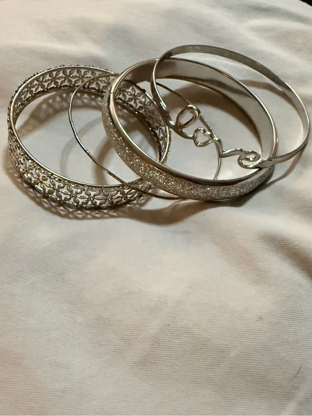 Lot of 4 Silver Tone Metal Bangle Braceles, Stackable Love Theme